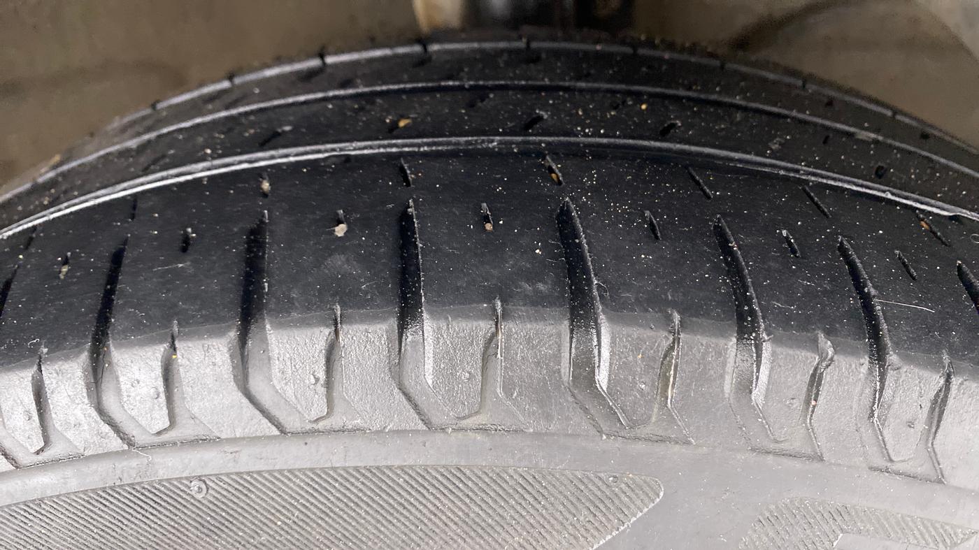 2018 Maruti Ertiga ZXI Plus SHVS, Petrol, Manual, 42,625 km, Right Front Tyre Tread