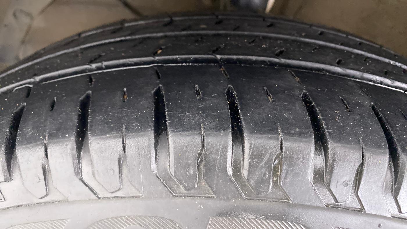 2018 Maruti Ertiga ZXI Plus SHVS, Petrol, Manual, 42,625 km, Left Front Tyre Tread