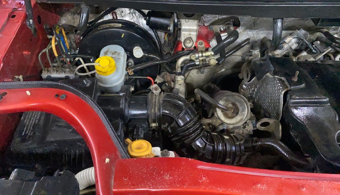 2016 Mahindra TUV300 T6, Diesel, Manual, 75,838 km, Engine View - Right