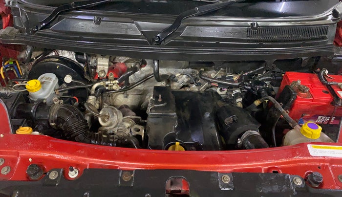 2016 Mahindra TUV300 T6, Diesel, Manual, 75,838 km, Engine View