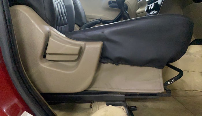 2016 Mahindra TUV300 T6, Diesel, Manual, 75,838 km, Driver Side Adjustment Panel