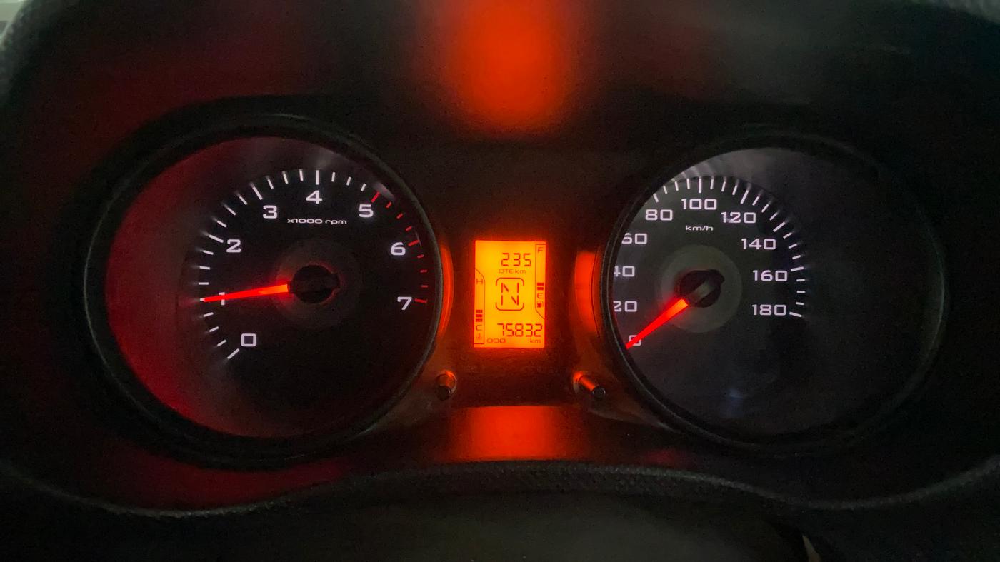 2016 Mahindra TUV300 T6, Diesel, Manual, 75,838 km, Odometer Image