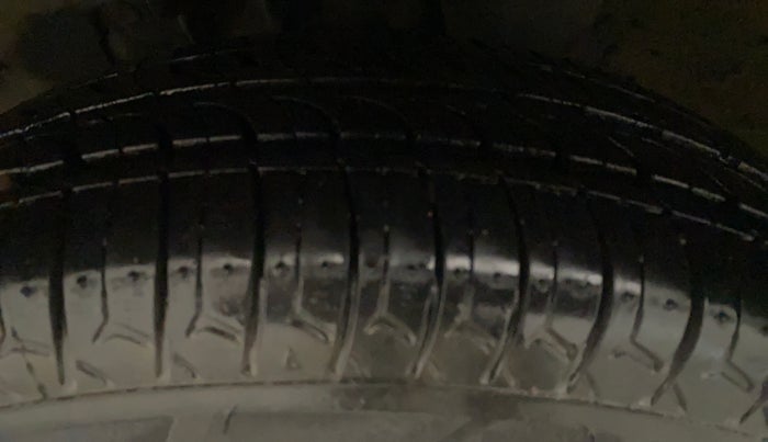 2019 Renault Kwid RXT 1.0 AMT (O), Petrol, Automatic, 23,547 km, Right Front Tyre Tread