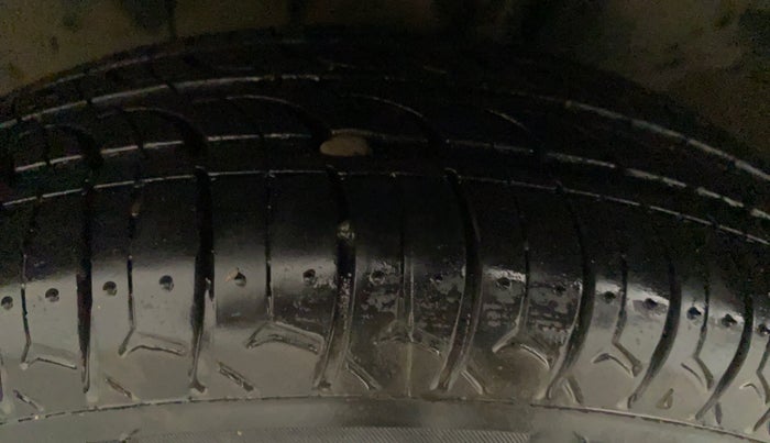 2019 Renault Kwid RXT 1.0 AMT (O), Petrol, Automatic, 23,547 km, Right Rear Tyre Tread
