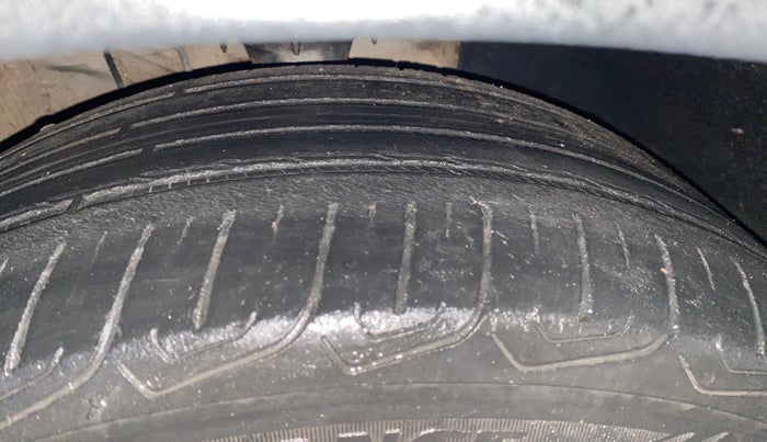 2022 MG ASTOR SHARP 1.5 MT, Petrol, Manual, 62,976 km, Right Front Tyre Tread