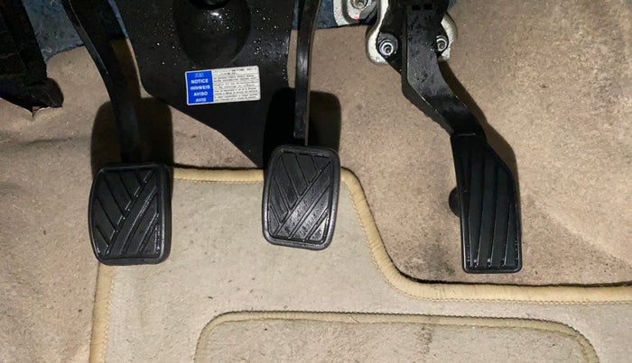 2016 Maruti Ertiga VXI, Petrol, Manual, 25,159 km, Pedals