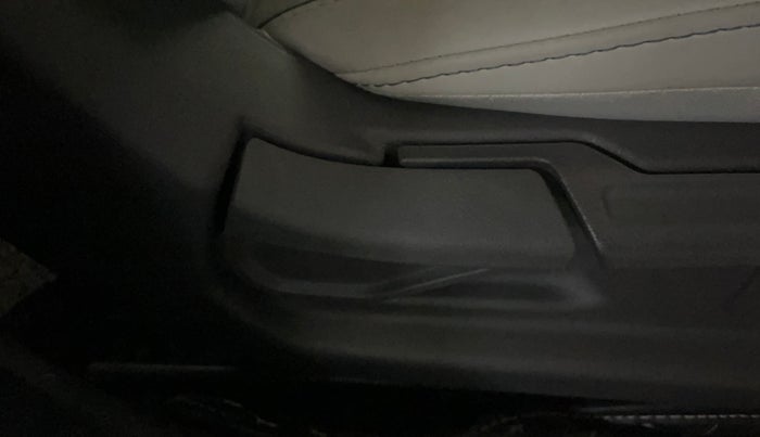 2024 Hyundai GRAND I10 NIOS SPORTZ 1.2 KAPPA VTVT, Petrol, Manual, 4,586 km, Driver Side Adjustment Panel