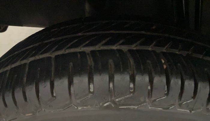 2016 Renault Kwid RXT 0.8 (O), Petrol, Manual, 91,411 km, Right Rear Tyre Tread