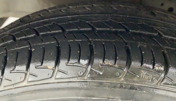 2017 Honda Amaze 1.2L I-VTEC S, Petrol, Manual, 49,820 km, Left Front Tyre Tread