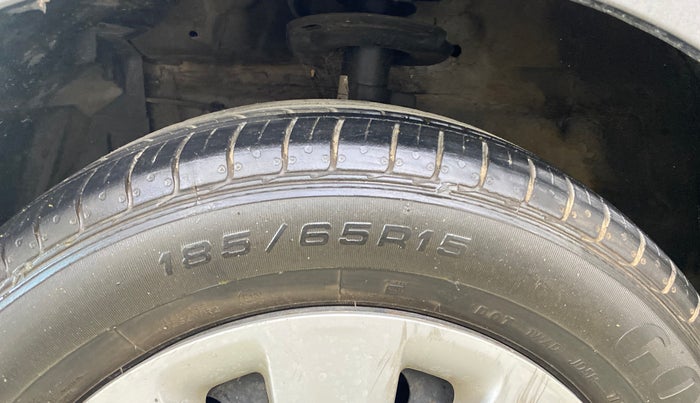 2016 Maruti Ertiga VXI AT, Petrol, Automatic, 81,140 km, Left Front Tyre Tread