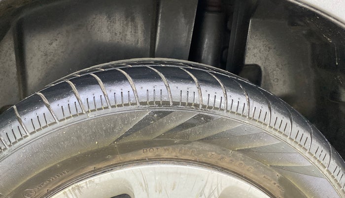 2016 Maruti Ertiga VXI AT, Petrol, Automatic, 81,140 km, Left Rear Tyre Tread