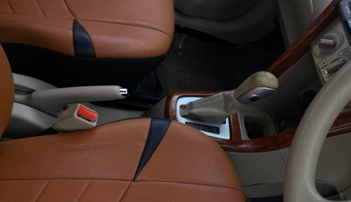 2016 Maruti Ertiga VXI AT, Petrol, Automatic, 81,140 km, Gear Lever