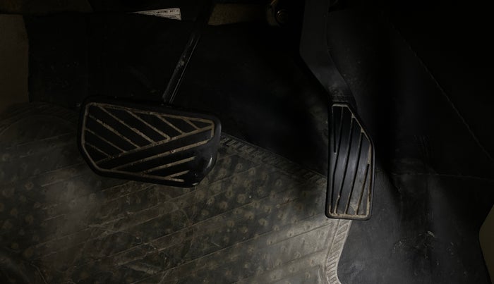 2016 Maruti Ertiga VXI AT, Petrol, Automatic, 81,140 km, Pedals