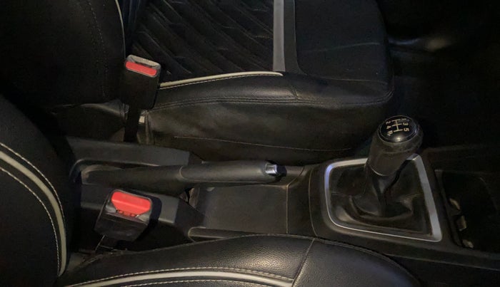 2018 Maruti Swift VXI, Petrol, Manual, 37,239 km, Gear Lever