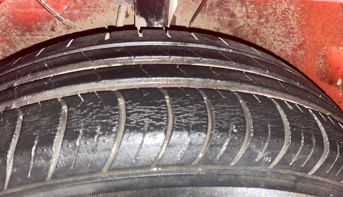 2018 Maruti Swift VXI, Petrol, Manual, 37,239 km, Left Front Tyre Tread