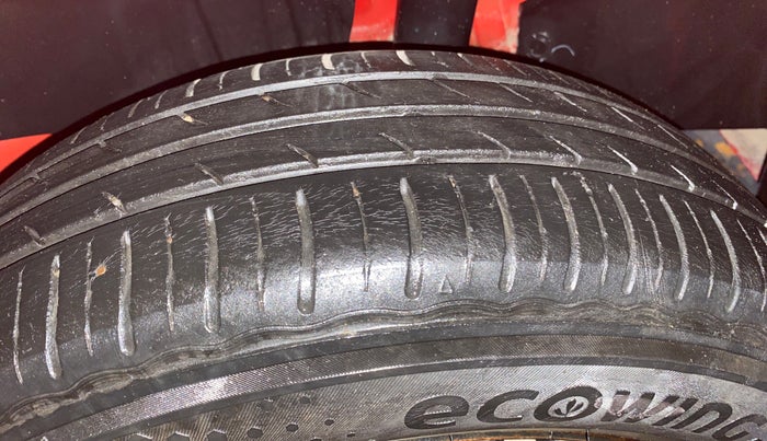 2018 Maruti Swift VXI, Petrol, Manual, 37,239 km, Left Rear Tyre Tread