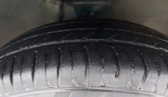 2013 Maruti Alto 800 LXI, Petrol, Manual, 83,839 km, Right Front Tyre Tread