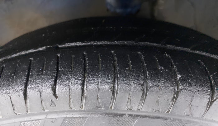 2013 Maruti Alto 800 LXI, Petrol, Manual, 83,839 km, Left Front Tyre Tread