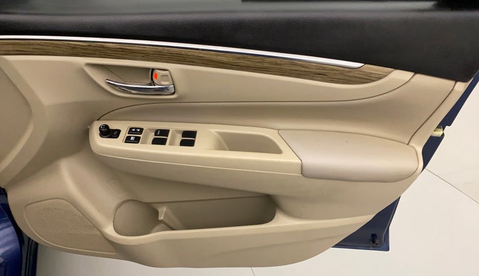 2018 Maruti Ciaz ALPHA  AT 1.5 SHVS PETROL, Petrol, Automatic, 82,654 km, Driver Side Door Panels Control