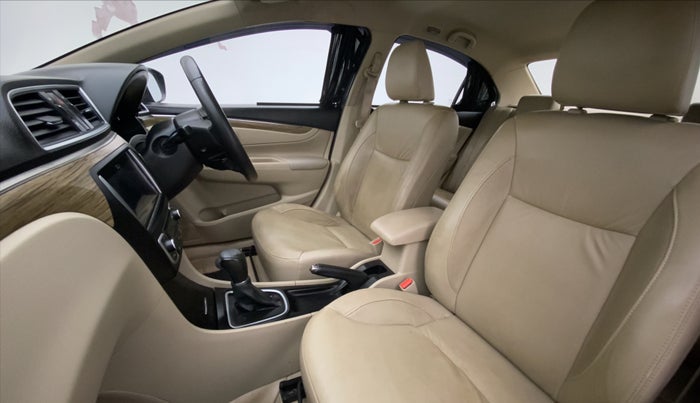 2018 Maruti Ciaz ALPHA  AT 1.5 SHVS PETROL, Petrol, Automatic, 82,654 km, Right Side Front Door Cabin
