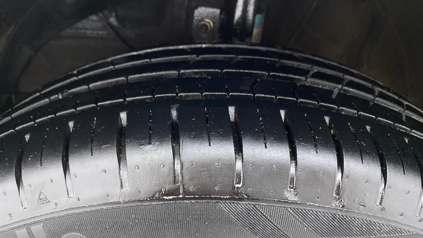 2022 Maruti Baleno ZETA PETROL 1.2, Petrol, Manual, 8,955 km, Left Front Tyre Tread