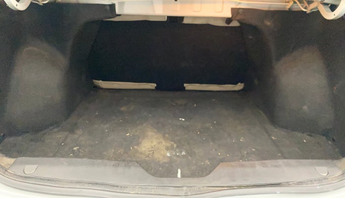 2016 Maruti Ciaz VXI, Petrol, Manual, 71,279 km, Boot Inside