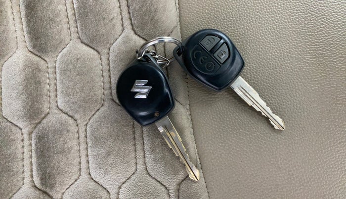 2016 Maruti Ciaz VXI, Petrol, Manual, 71,279 km, Key Close Up