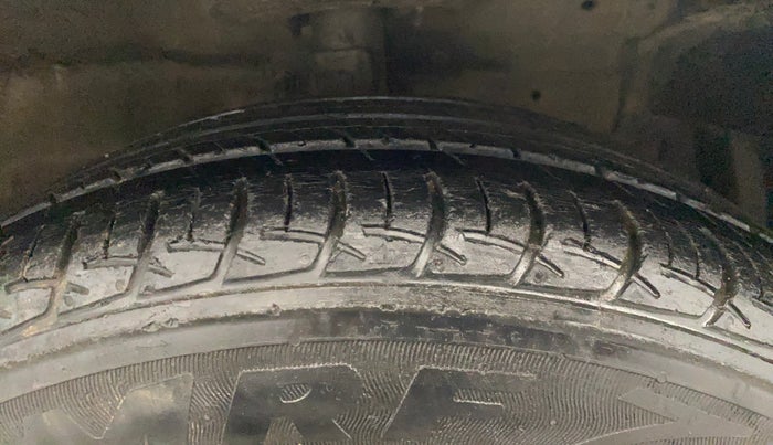 2016 Maruti Ciaz VXI, Petrol, Manual, 71,279 km, Right Front Tyre Tread