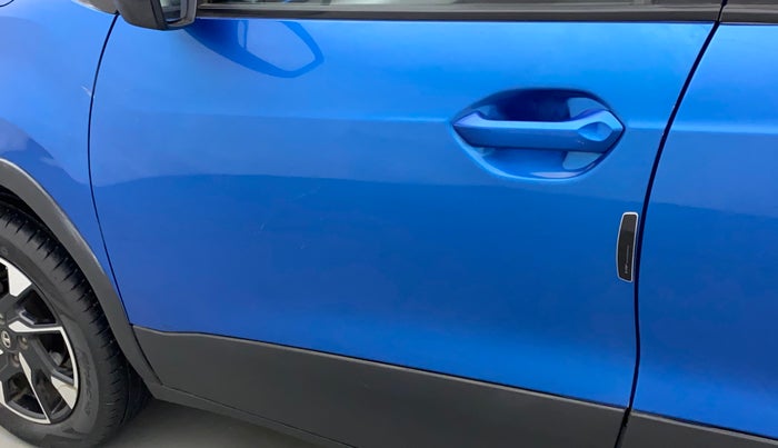 2021 Tata PUNCH CREATIVE  1.2 RTN DUAL TONE, Petrol, Manual, 21,586 km, Front passenger door - Slightly dented