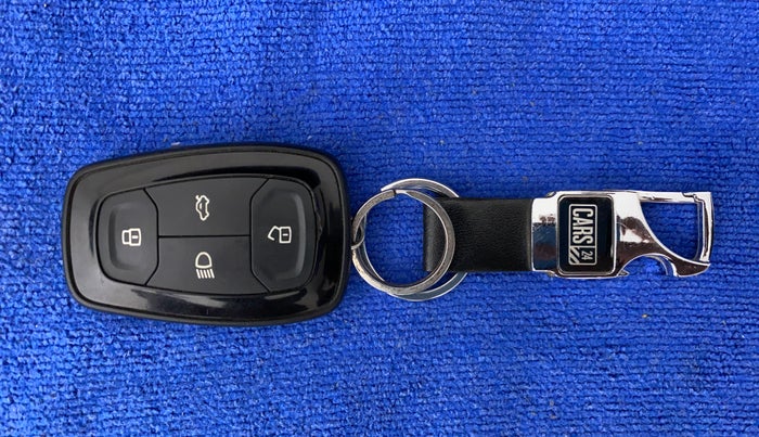2021 Tata PUNCH CREATIVE  1.2 RTN DUAL TONE, Petrol, Manual, 21,586 km, Key Close Up