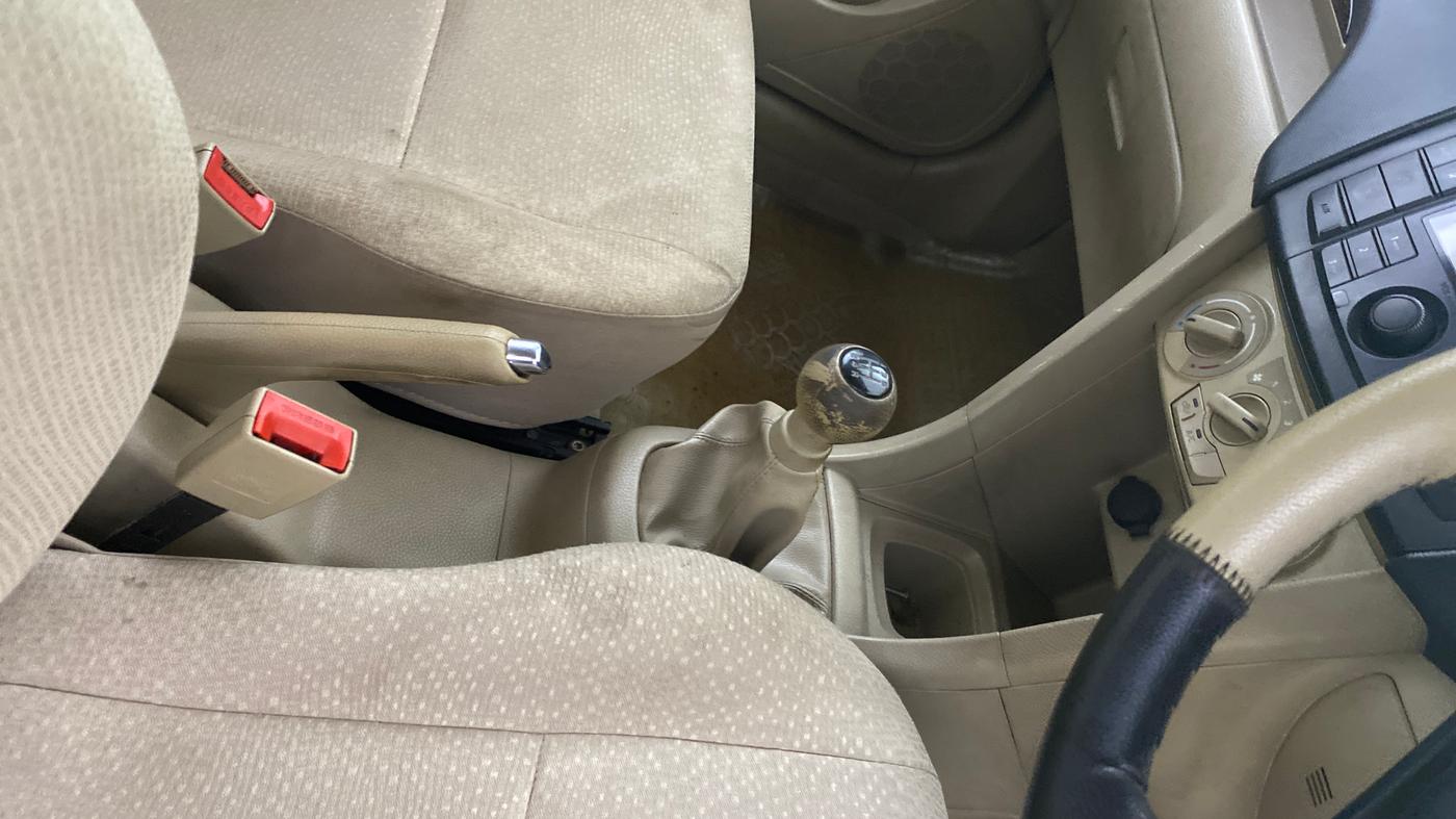 2013 Maruti Swift Dzire VXI, Petrol, Manual, 33,179 km, Gear Lever