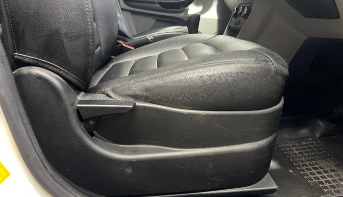 2018 Tata Tiago XT PETROL, Petrol, Manual, 76,449 km, Driver Side Adjustment Panel