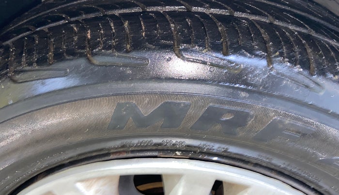 2018 Tata Tiago XT PETROL, Petrol, Manual, 76,449 km, Right Front Tyre Tread