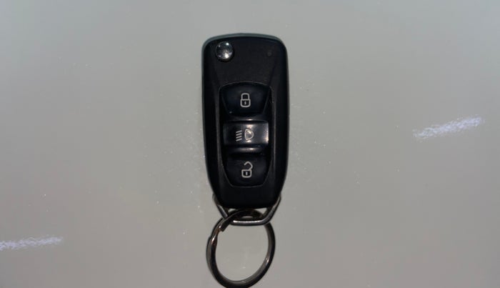 2018 Tata Tiago XT PETROL, Petrol, Manual, 76,449 km, Key Close Up