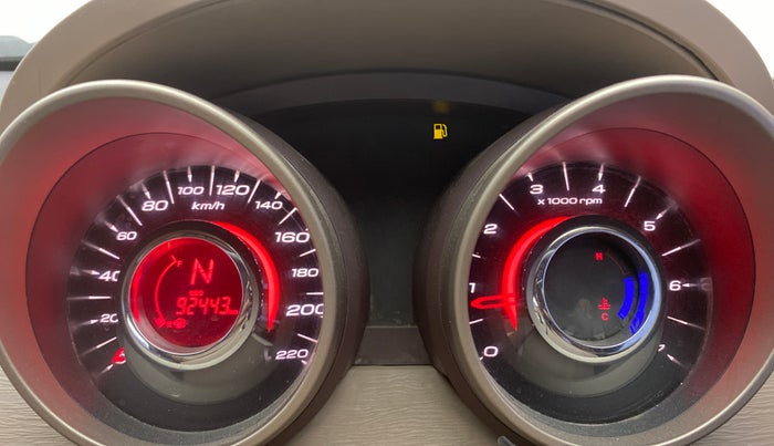 2014 Mahindra XUV500 W8 FWD, Diesel, Manual, 92,443 km, Odometer Image