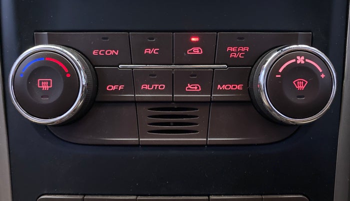 2014 Mahindra XUV500 W8 FWD, Diesel, Manual, 92,443 km, Automatic Climate Control
