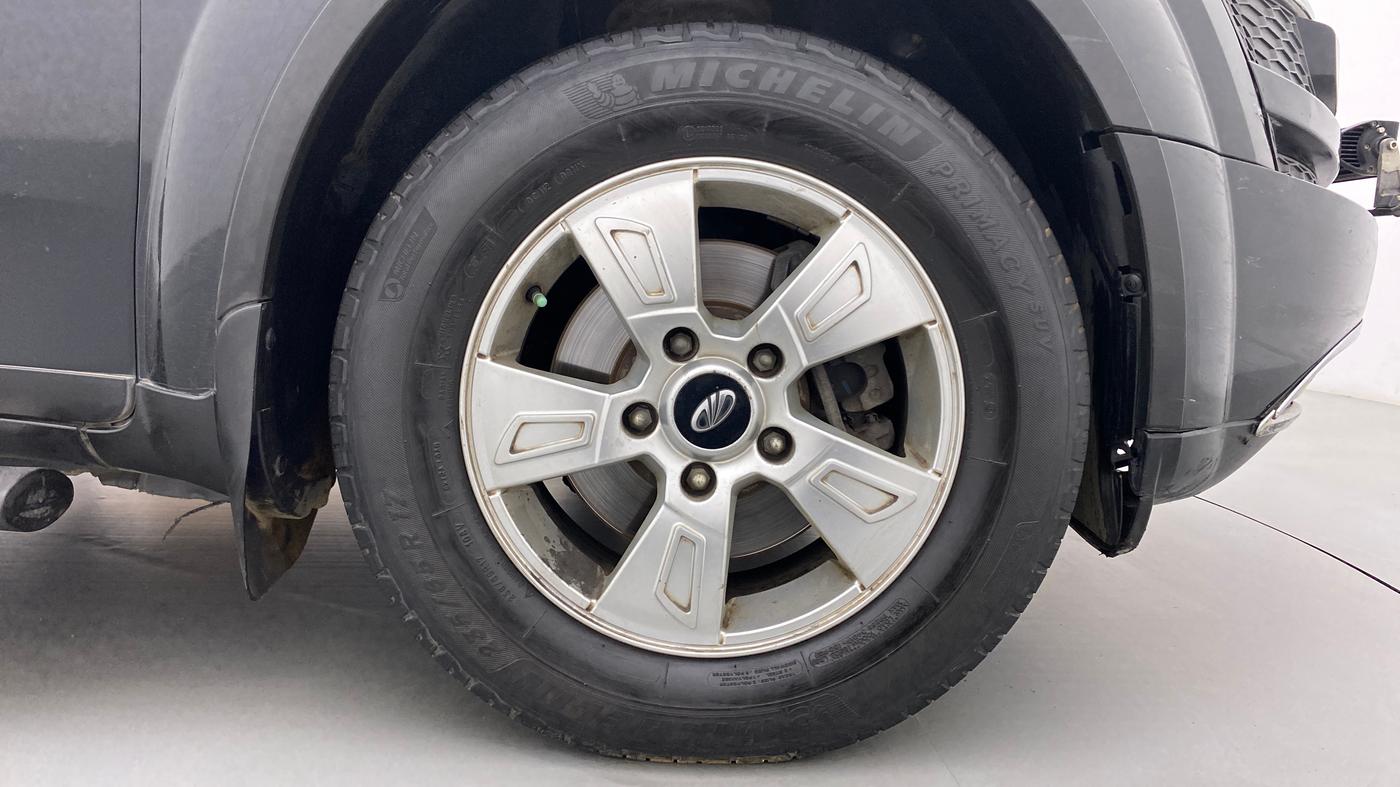 2014 Mahindra XUV500 W8 FWD, Diesel, Manual, 92,443 km, Right Front Wheel
