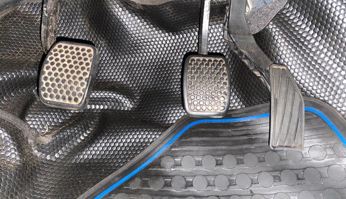 2019 Maruti Alto VXI, Petrol, Manual, 69,596 km, Pedals