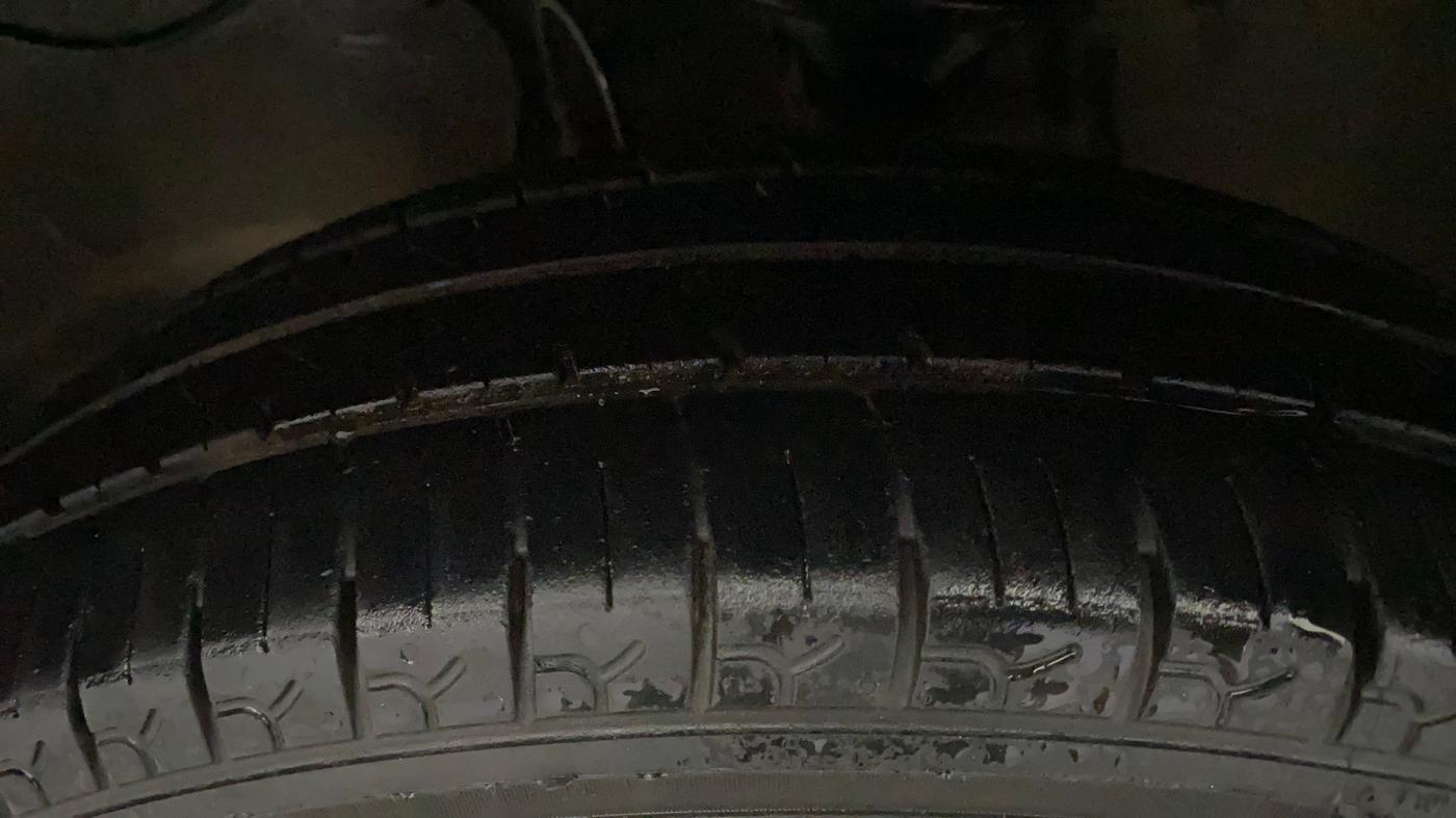 2019 Maruti Alto VXI, Petrol, Manual, 69,624 km, Left Front Tyre Tread