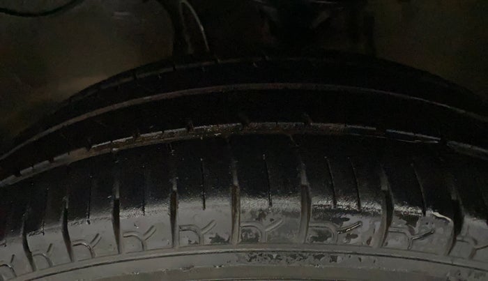 2019 Maruti Alto VXI, Petrol, Manual, 69,596 km, Left Front Tyre Tread