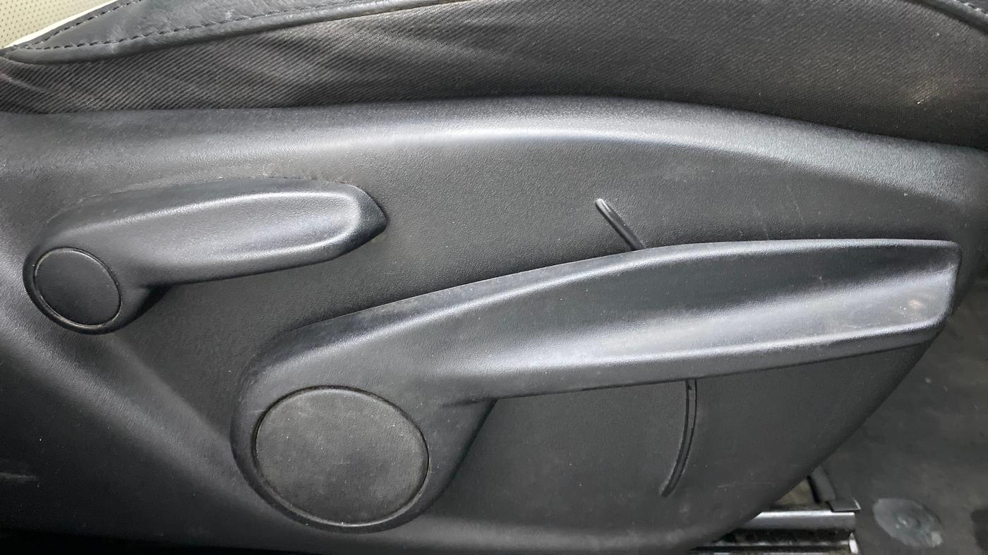 2018 Jeep Compass LIMITED 1.4 AT, Petrol, Automatic, 47,166 km, Driver Side Adjustment Panel