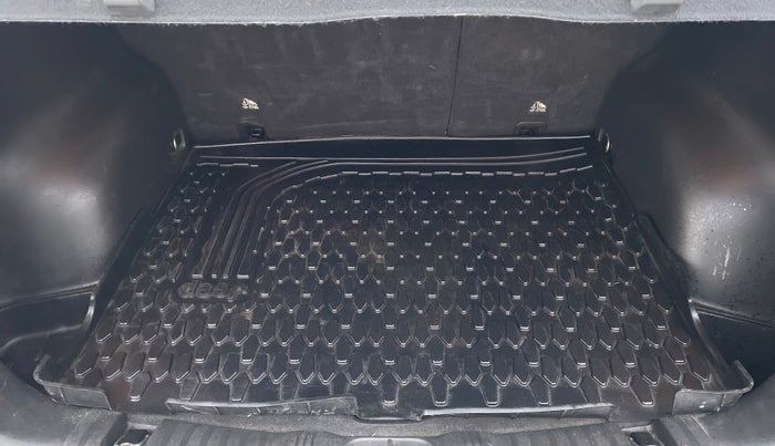 2018 Jeep Compass LIMITED 1.4 AT, Petrol, Automatic, 47,166 km, Boot Inside