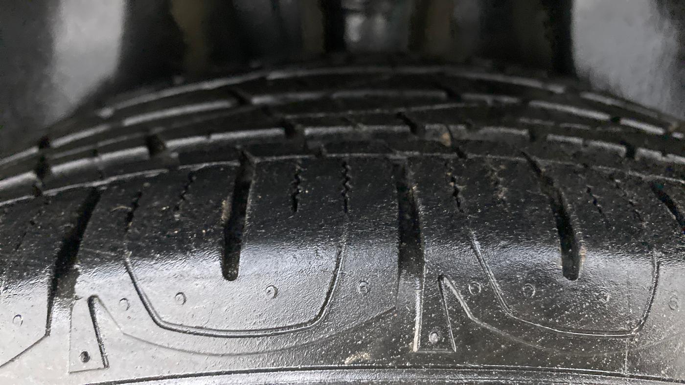 2018 Jeep Compass LIMITED 1.4 AT, Petrol, Automatic, 47,166 km, Left Rear Tyre Tread