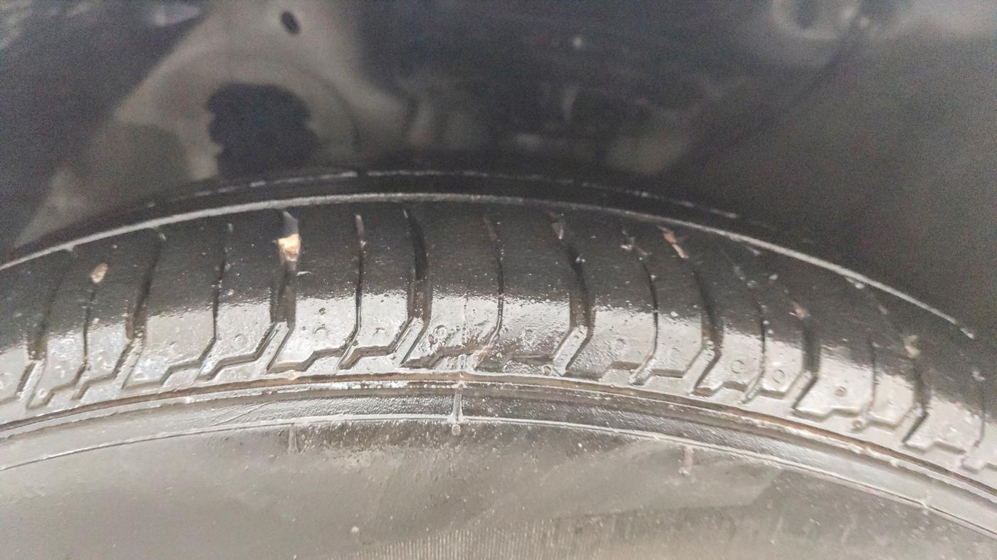 2015 Hyundai Verna FLUIDIC 4S 1.6 VTVT S(O), Petrol, Manual, 71,042 km, Left Front Tyre Tread
