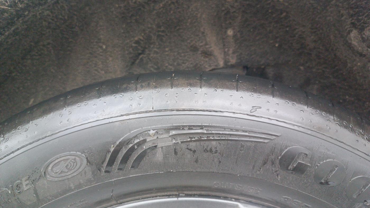 2024 Mahindra XUV700 AX 7 P MT 7 STR, Petrol, Manual, 16,109 km, Left Rear Tyre Tread