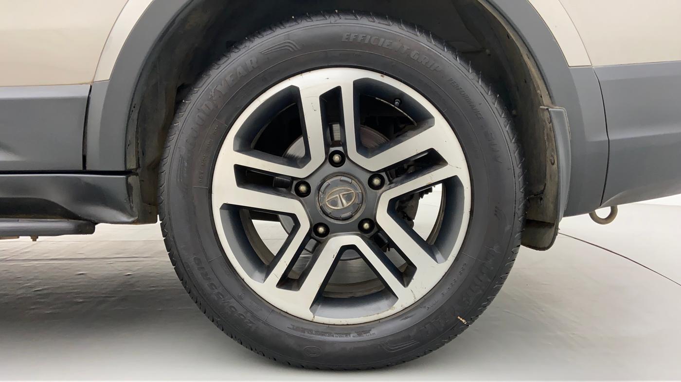 2017 Tata Hexa Varicor 400 XTA, Diesel, Automatic, 83,728 km, Left Rear Wheel