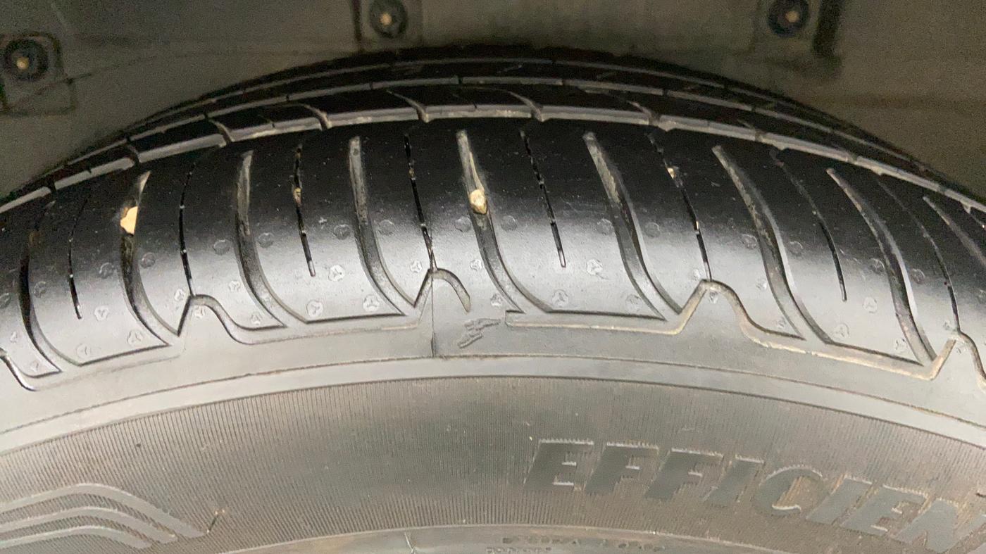 2017 Tata Hexa Varicor 400 XTA, Diesel, Automatic, 83,728 km, Left Rear Tyre Tread