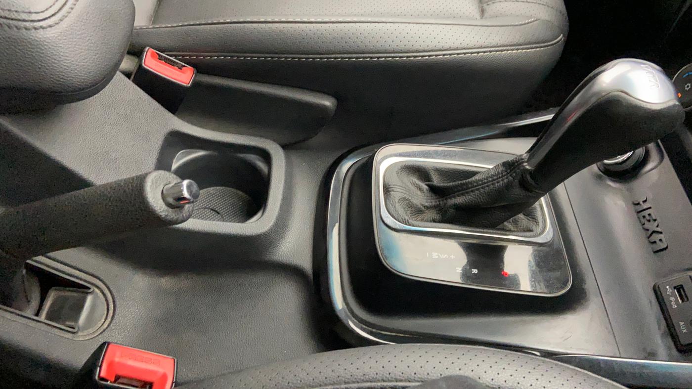 2017 Tata Hexa Varicor 400 XTA, Diesel, Automatic, 83,728 km, Gear Lever