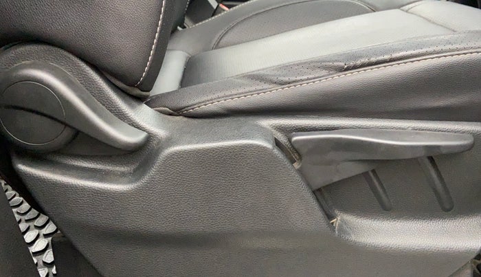 2017 Tata Hexa Varicor 400 XTA, Diesel, Automatic, 83,728 km, Driver Side Adjustment Panel