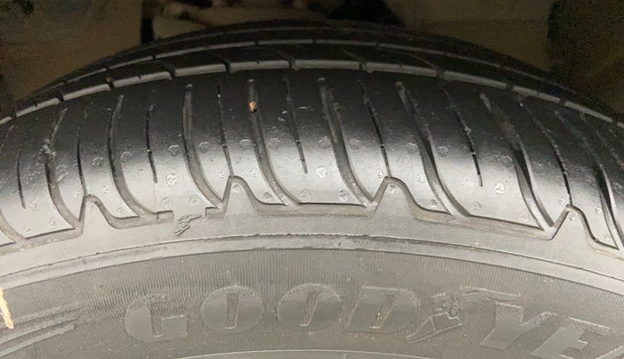 2017 Tata Hexa Varicor 400 XTA, Diesel, Automatic, 83,728 km, Left Front Tyre Tread